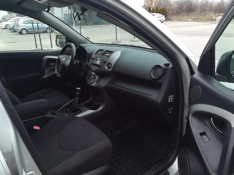 Toyota Rav4 2.2D4D 136 ks, снимка 11 - Автомобили и джипове - 53427861