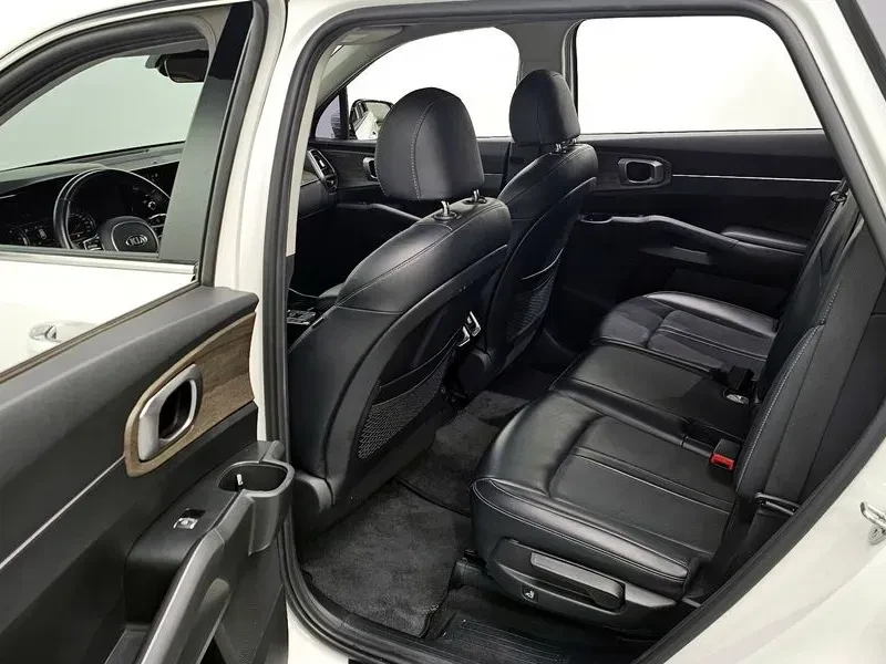 Kia Sorento 2.2 Trendy, снимка 8 - Автомобили и джипове - 56504471