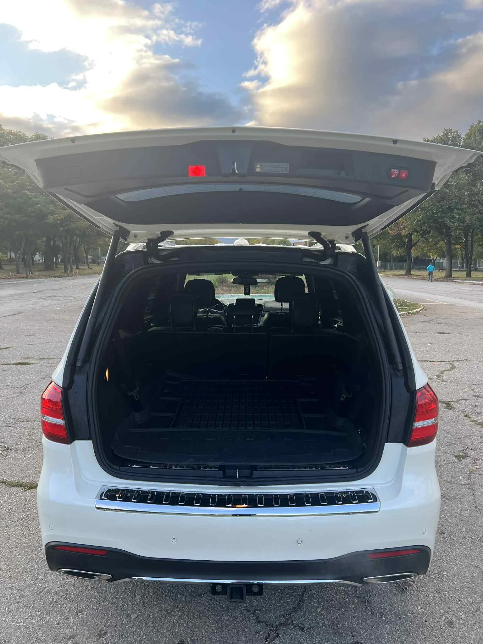 Mercedes-Benz GLS 500 Mercedes-Benz GLS 500 Mercedes-Benz GLS 500 AMG* P, снимка 9 - Автомобили и джипове - 54094137