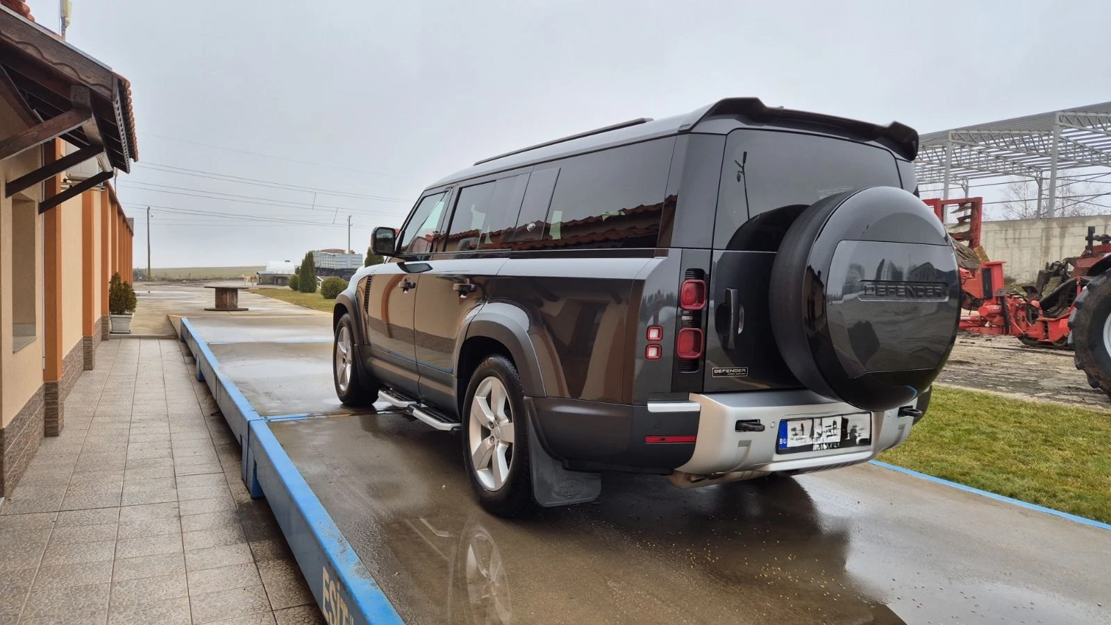 Land Rover Defender 130 FIRST EDITION 3.0D I6 300 PS AWD - изображение 6