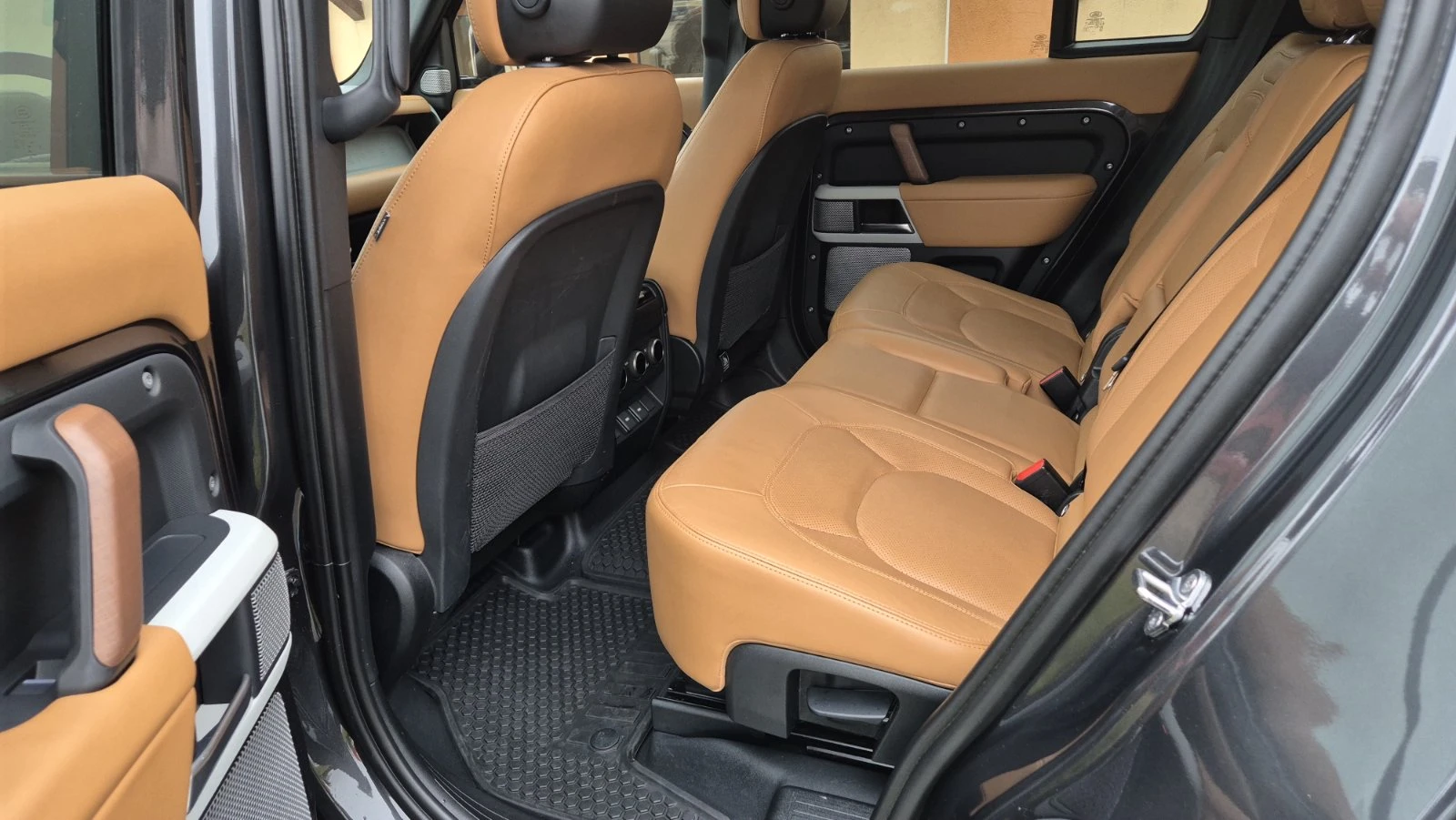 Land Rover Defender 130 FIRST EDITION 3.0D I6 300 PS AWD | Mobile.bg � ����������� 12