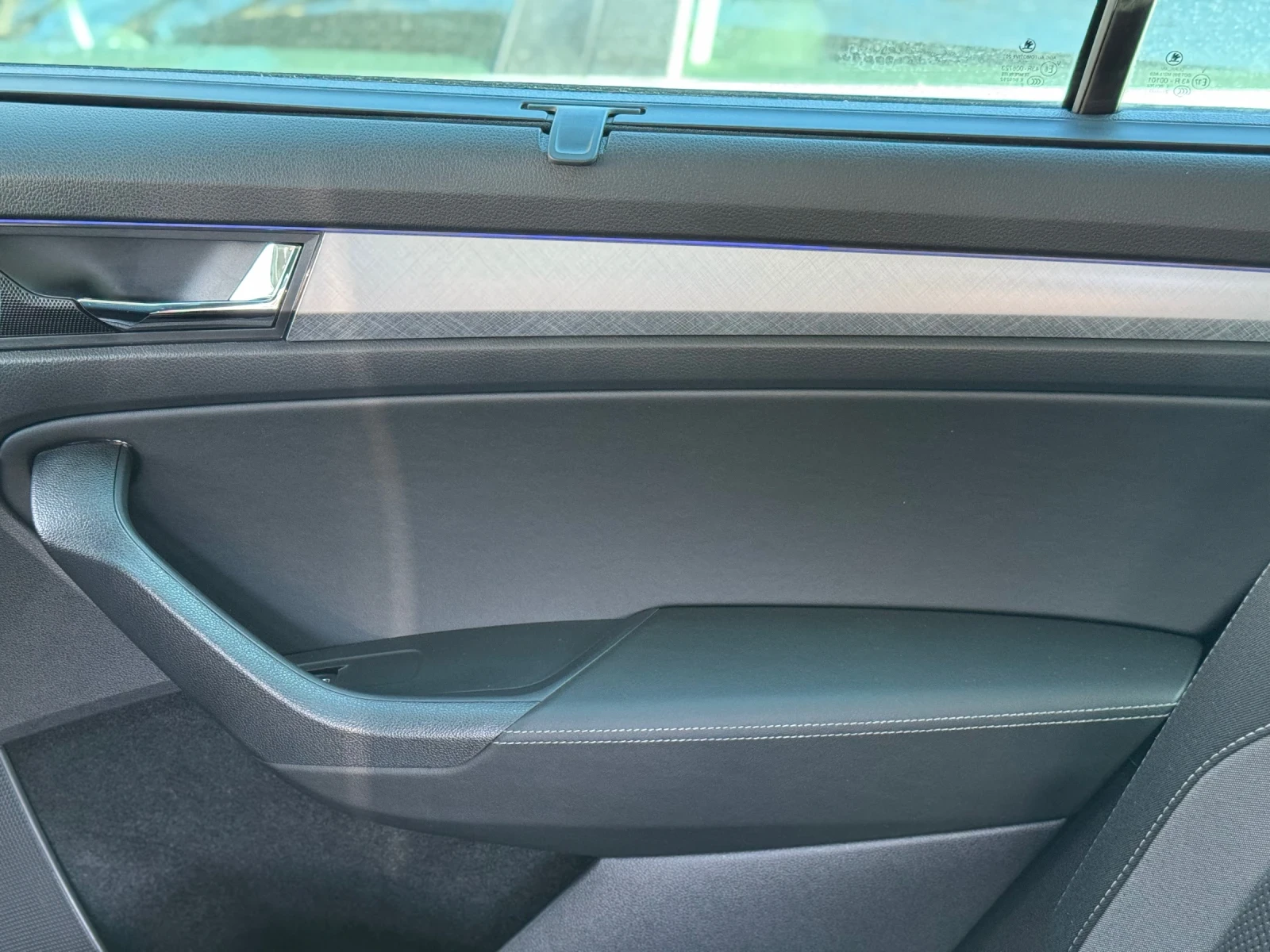 Skoda Kodiaq 2.0TDI* 7места* ДДС* Matrix* Камера* Германия, снимка 15 - Автомобили и джипове - 53797551