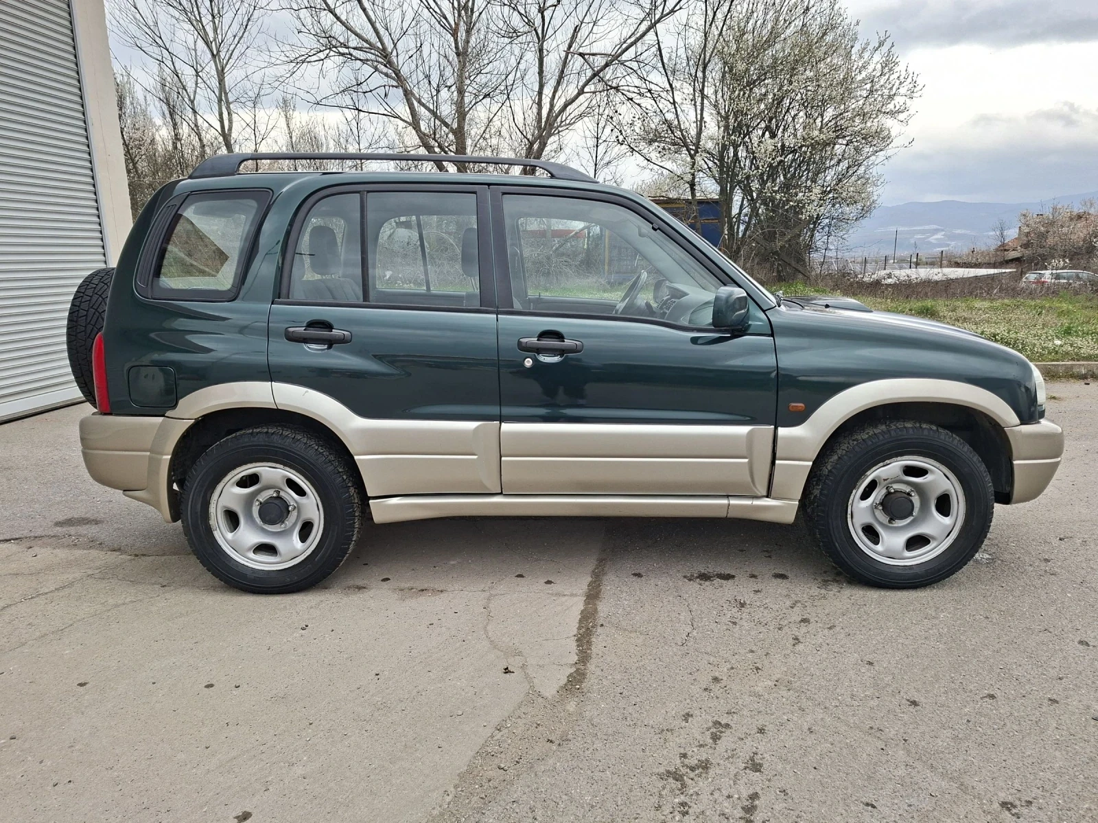 Suzuki Grand vitara 2.0 HDI, снимка 4 - Автомобили и джипове - 53965752