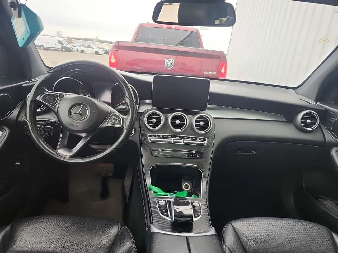 Mercedes-Benz GLC * 300 * * ПАНОРАМА* * КАМЕРА ЗА ЗАДНО* * ПОДГРЕВ* , снимка 10 - Автомобили и джипове - 53975989