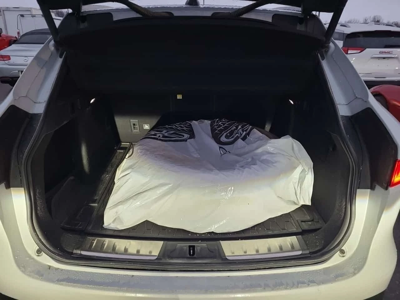 Jaguar F-PACE * PREMIUM * CARFAX * ЦЕНА ДО БГ, снимка 14 - Автомобили и джипове - 54045433