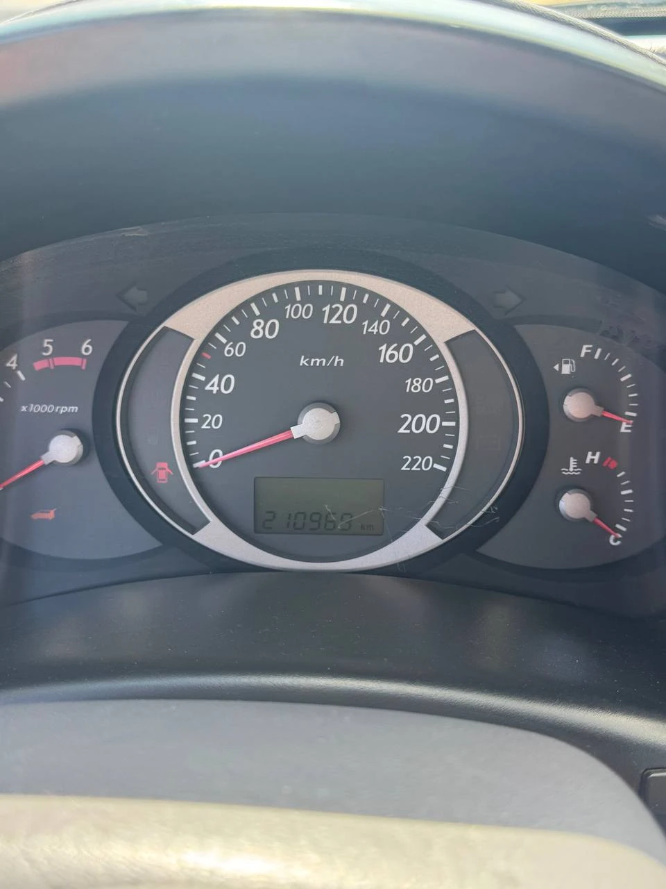 Hyundai Tucson 2.0 CRDi 4WD, снимка 9 - Автомобили и джипове - 54128783