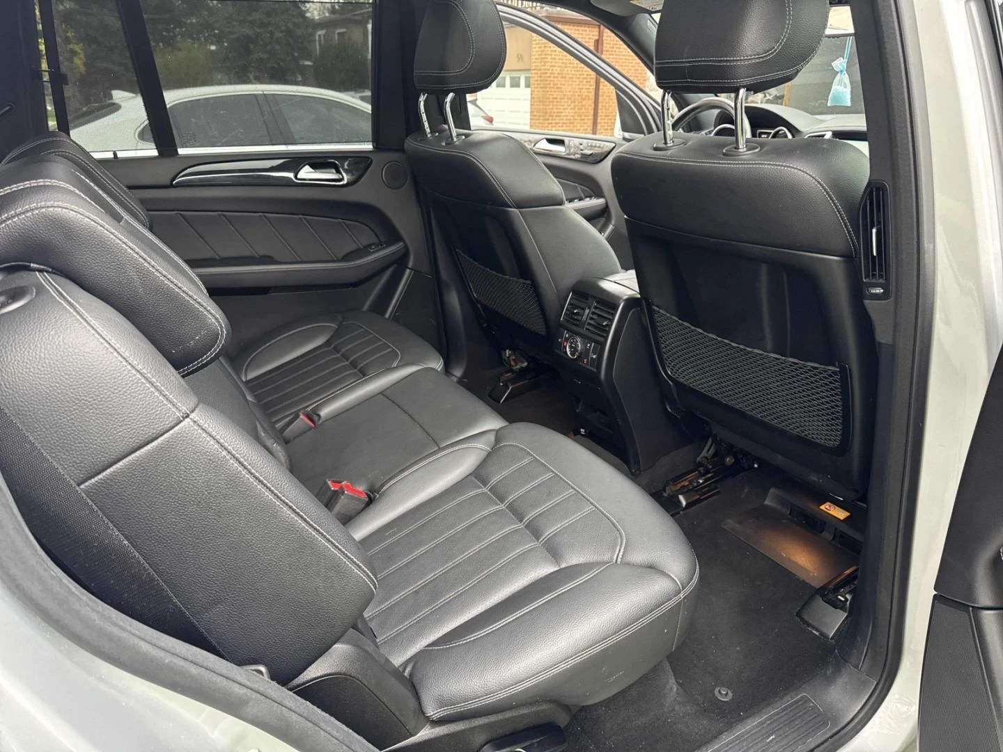 Mercedes-Benz GL 350 AMG-pkg| Air Suspension | 360 | Soft Close | Пано , снимка 13 - Автомобили и джипове - 54465907