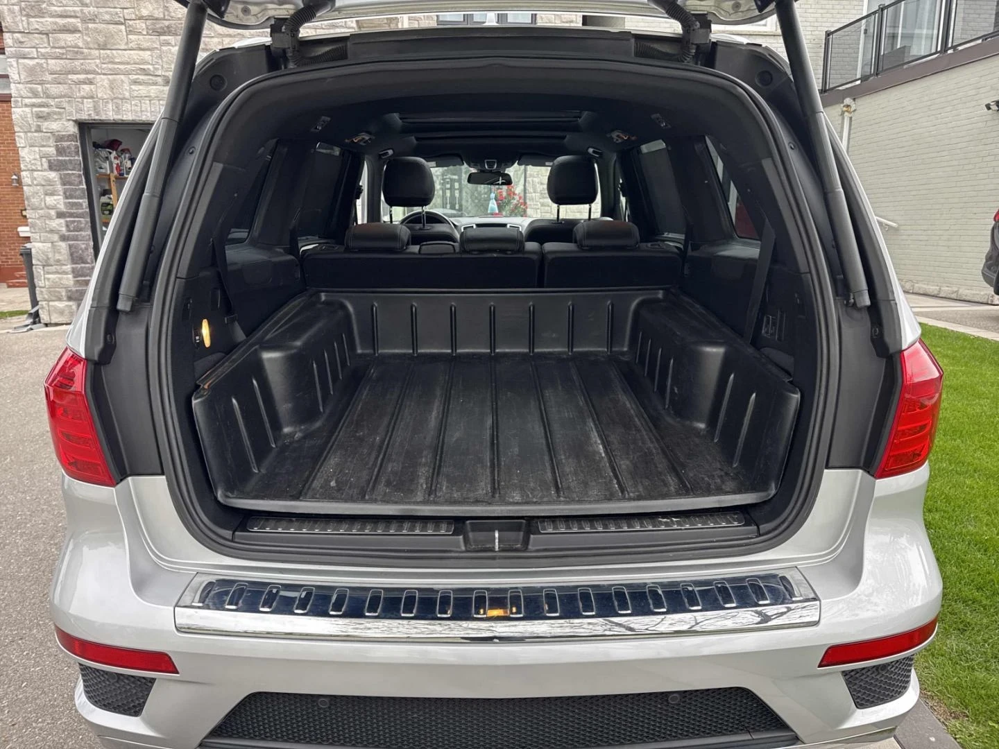 Mercedes-Benz GL 350 AMG-pkg| Air Suspension | 360 | Soft Close | Пано , снимка 16 - Автомобили и джипове - 54465907