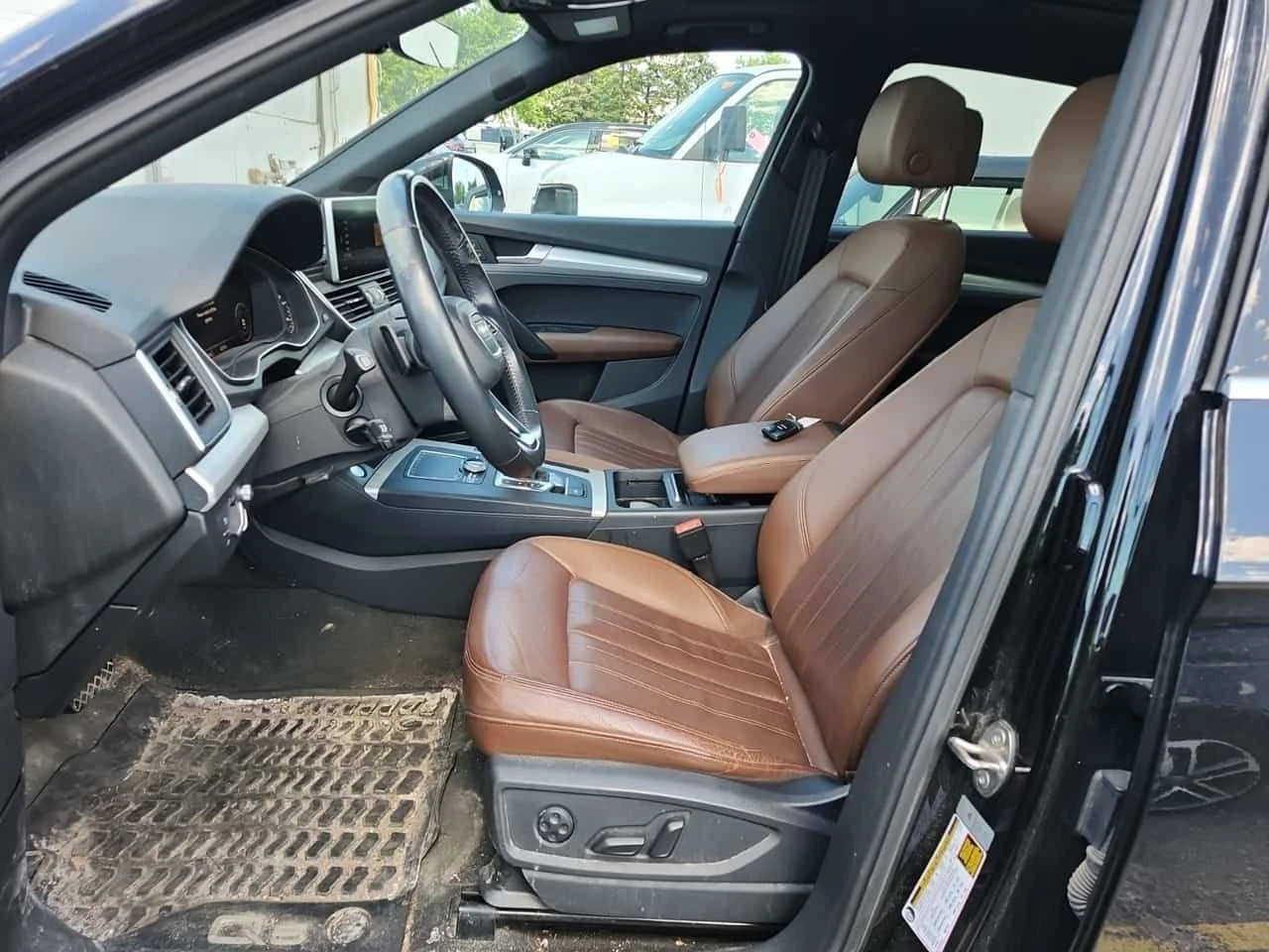 Audi Q5 * Technik * B&O * PANO * ПОДГРЕВИ *  360 * CARFAX, снимка 5 - Автомобили и джипове - 54794297