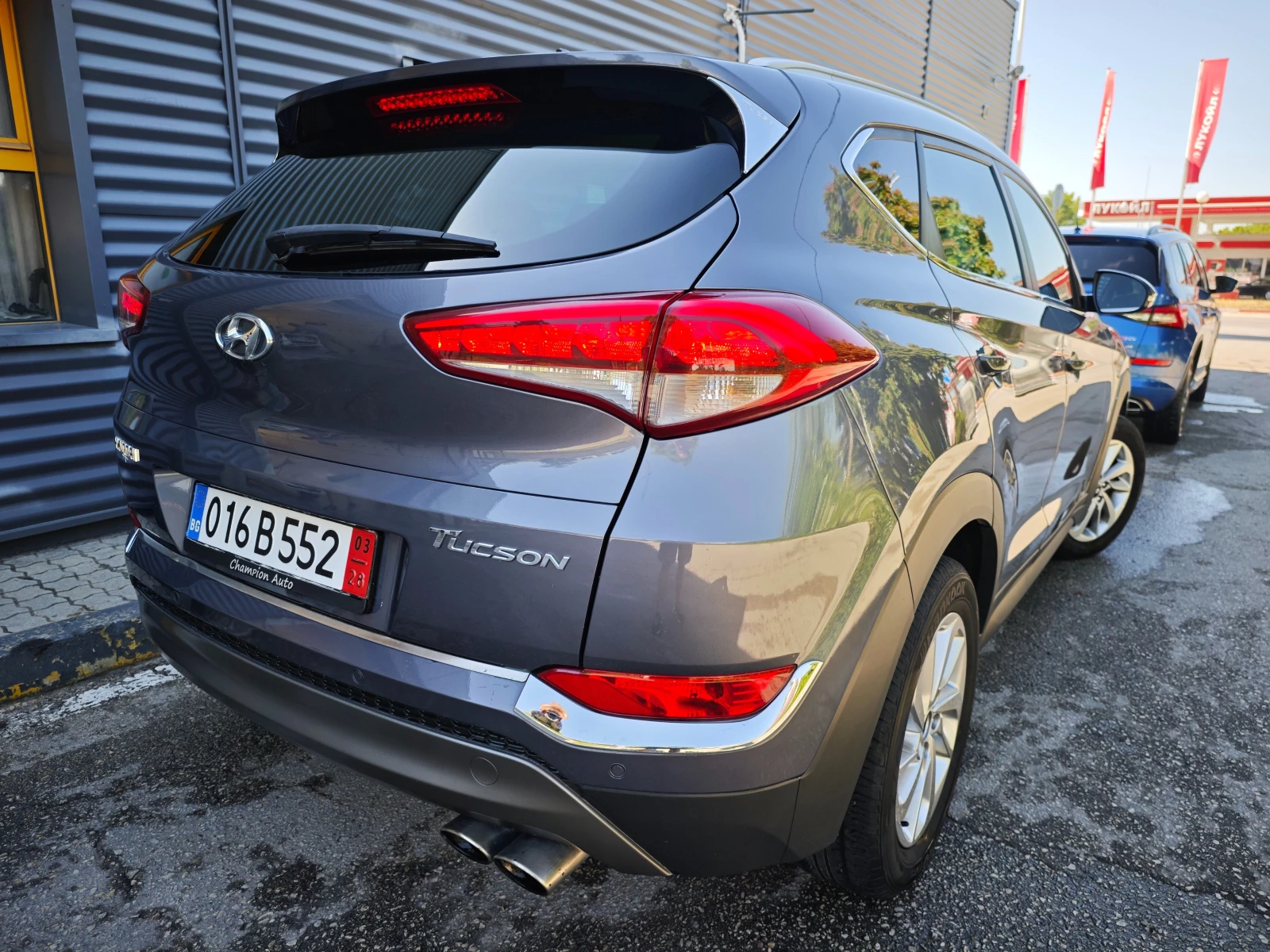 Hyundai Tucson 1.6i, снимка 2 - Автомобили и джипове - 54977219