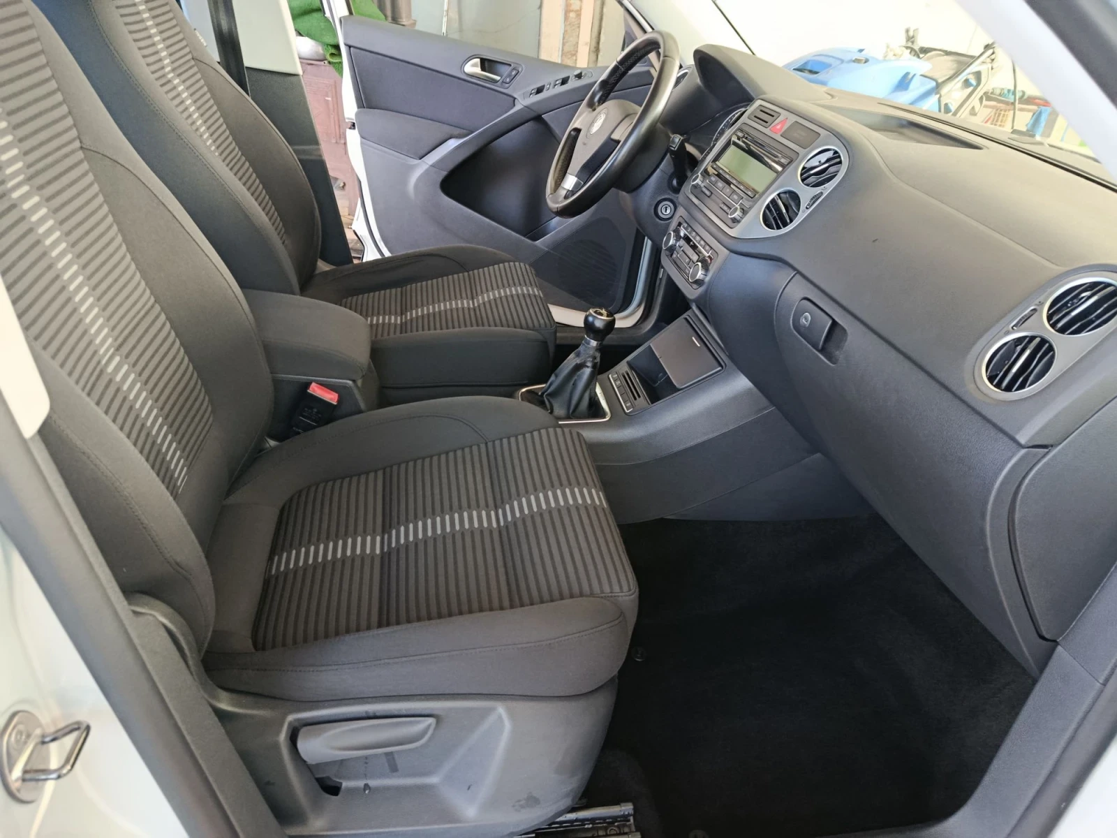 VW Tiguan 2.0TDI 4x4 140кс., снимка 9 - Автомобили и джипове - 56567907