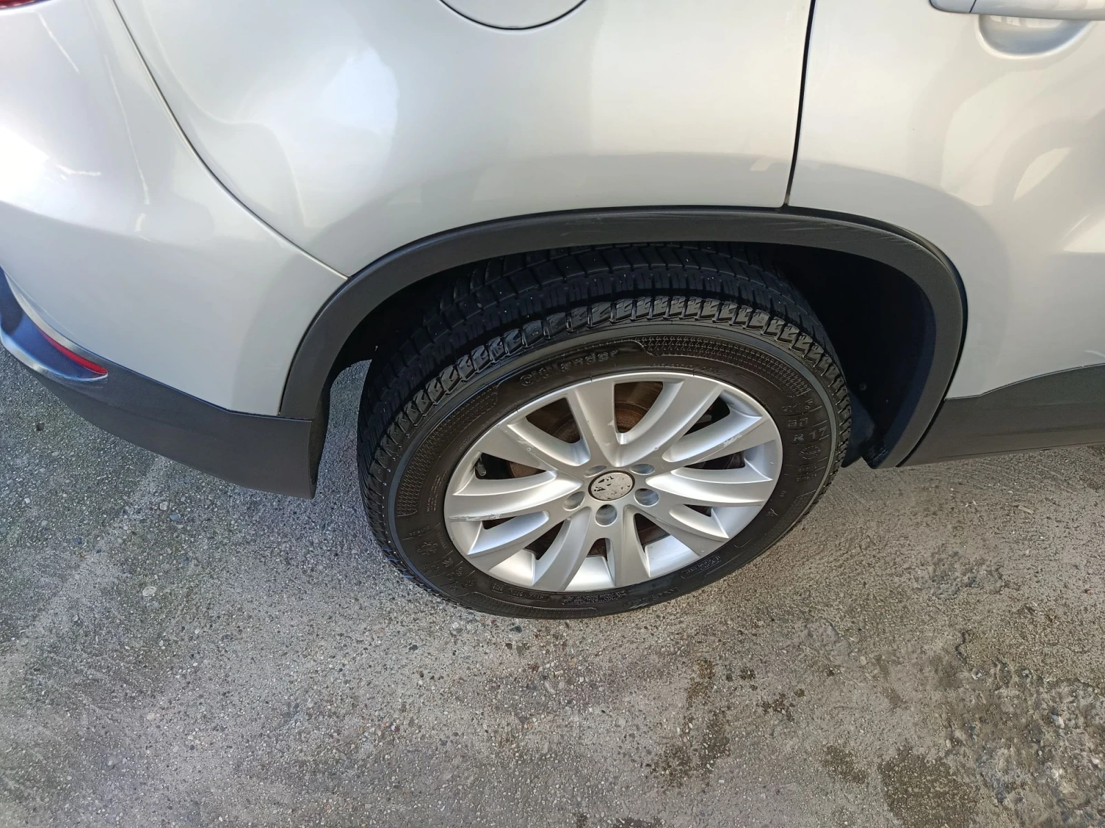 VW Tiguan 2.0TDI 4x4 140кс., снимка 13 - Автомобили и джипове - 56567907