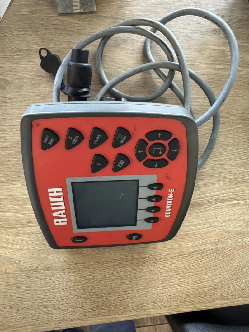 Торачка Rauch Kuhn Axis 40.1W с кантар, снимка 8 - Селскостопанска техника - 51816492