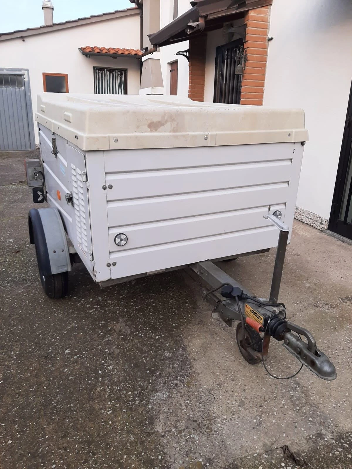 �� ��������� Umbra rimorchi 450 | Mobile.bg � ����������� 5