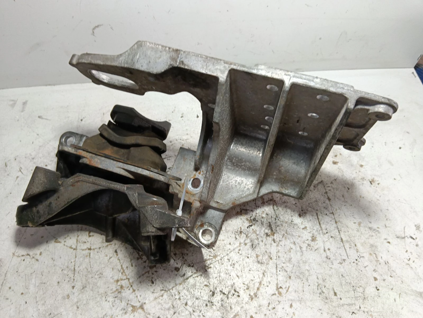планка 8200277203  Нисан Кашкай 1.5 DCI