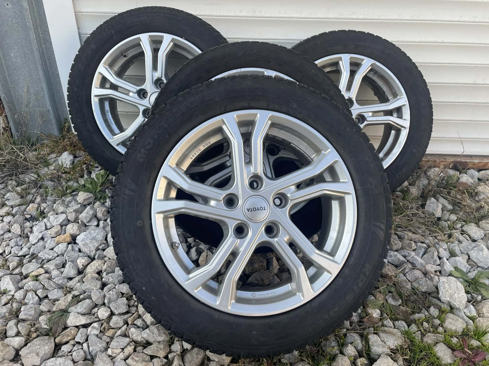 ���� � ������ 205/55R16 �� Toyota | Mobile.bg � ����������� 3