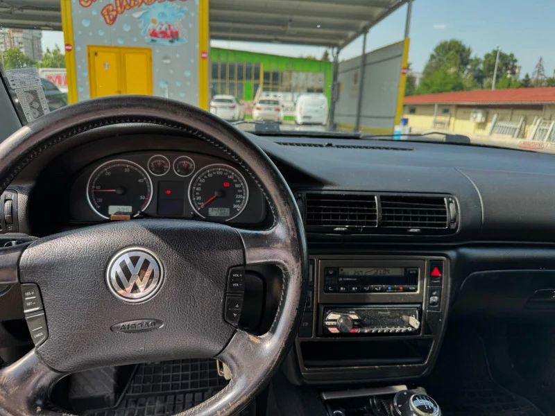 VW Passat, снимка 7 - Автомобили и джипове - 47186123