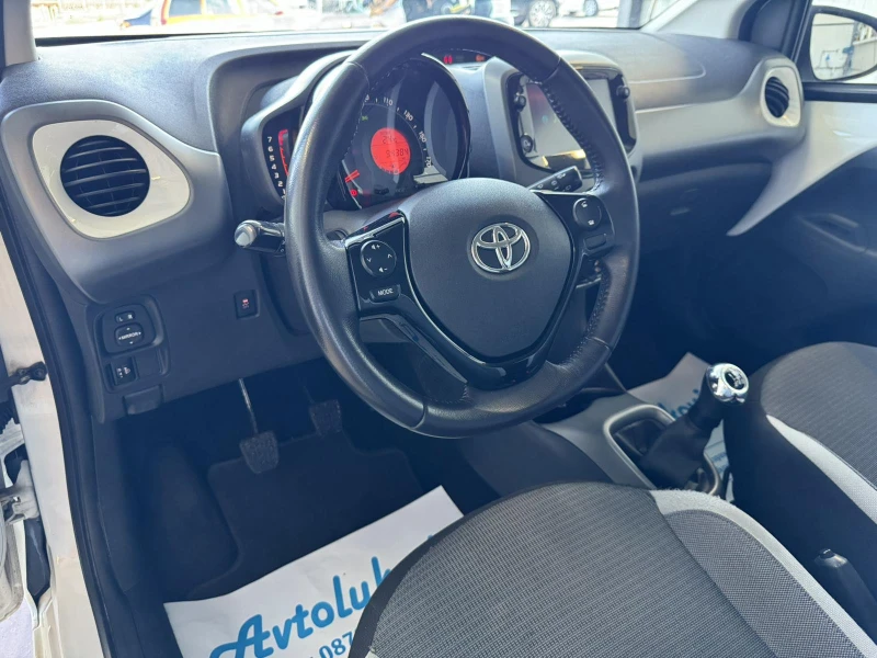 Toyota Aygo NAVI, снимка 8 - Автомобили и джипове - 47220328