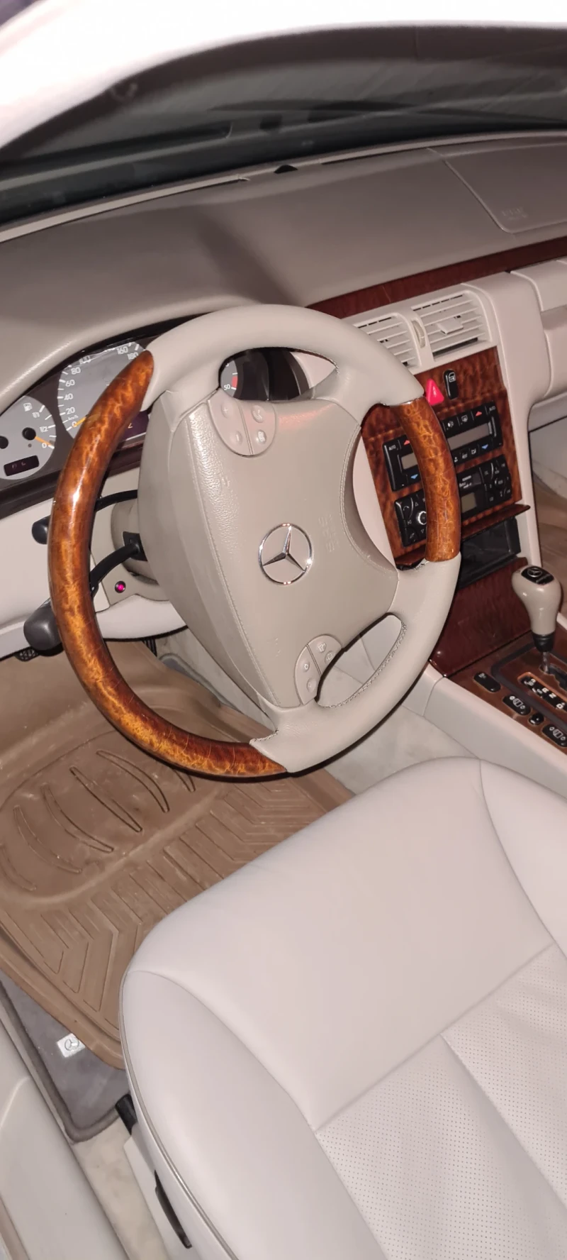 Mercedes-Benz E 320, снимка 7 - Автомобили и джипове - 48454073