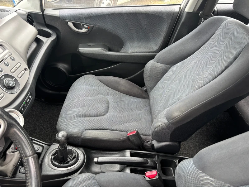 Honda Jazz 1.4 elegance, снимка 9 - Автомобили и джипове - 49748650