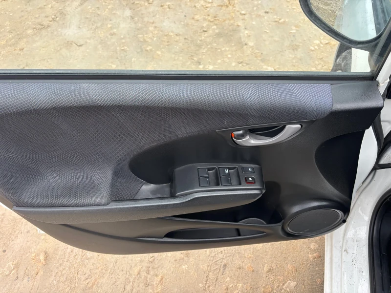 Honda Jazz 1.4 elegance, снимка 7 - Автомобили и джипове - 49748650