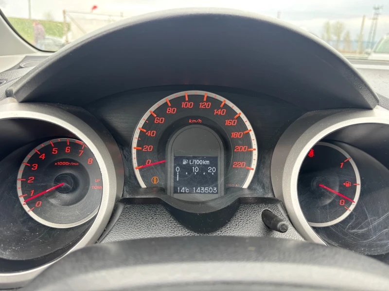 Honda Jazz 1.4 elegance, снимка 12 - Автомобили и джипове - 49748650