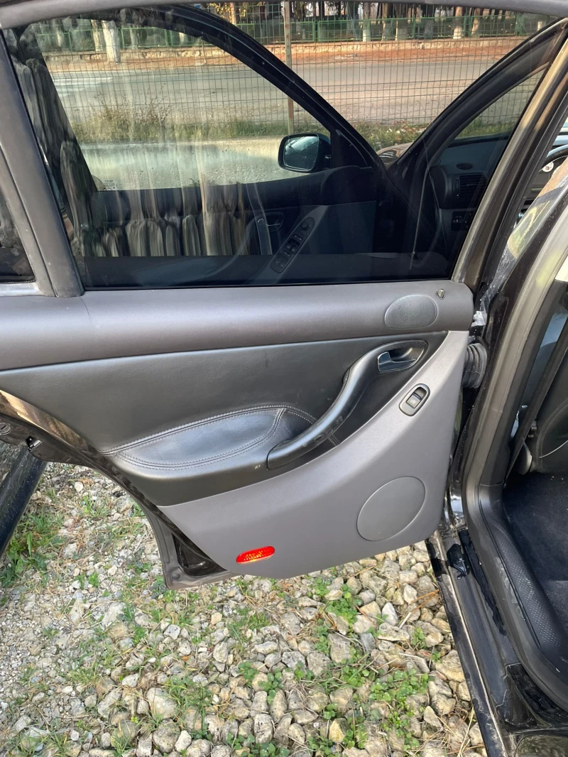 Seat Leon, снимка 12 - Автомобили и джипове - 52597002