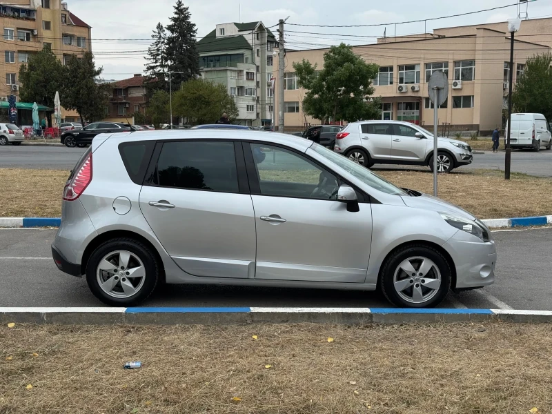 Renault Scenic 1.5DCi, снимка 4 - Автомобили и джипове - 51896836
