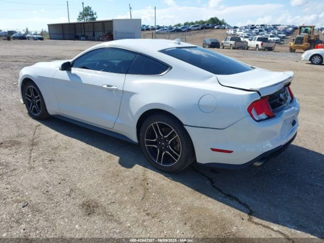 Ford Mustang ECOBOOST PREMIUM FASTBACK - изображение 4