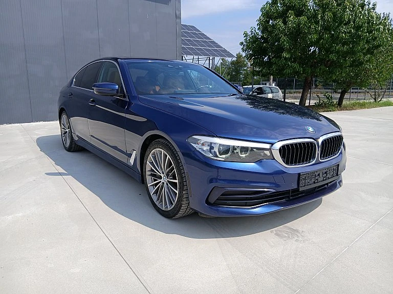 BMW 530 M Пакет* * * XDrive, снимка 3 - Автомобили и джипове - 52725811