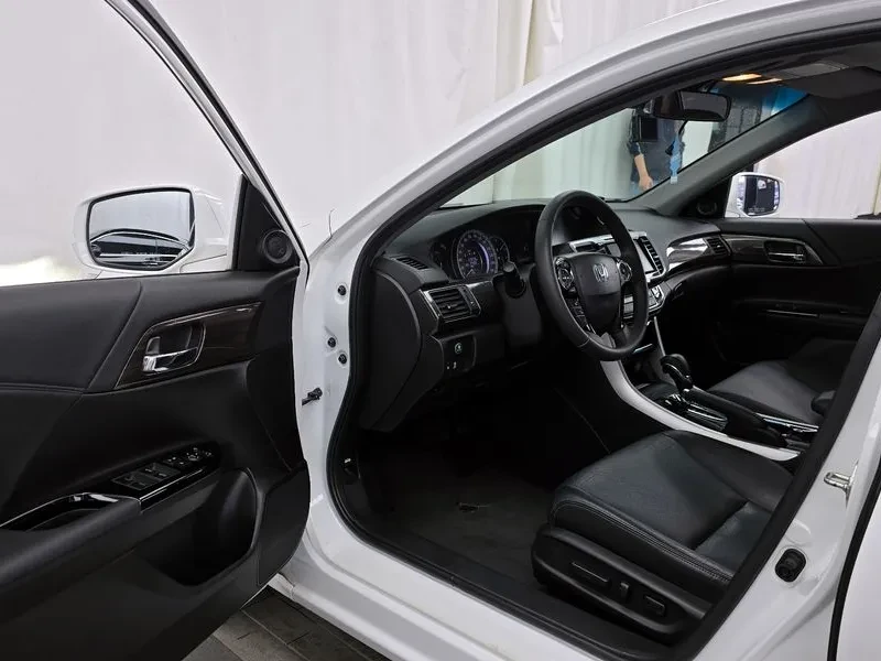 Honda Accord 2.4 9TH GENERATION, снимка 10 - Автомобили и джипове - 54956689
