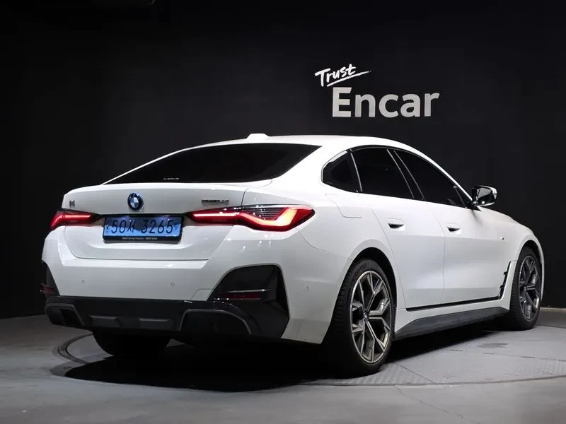 BMW i4 EDRIVE40/M PACK, снимка 2 - Автомобили и джипове - 56656820