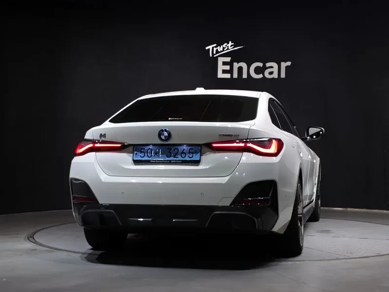 BMW i4 EDRIVE40/M PACK, снимка 4 - Автомобили и джипове - 56656820
