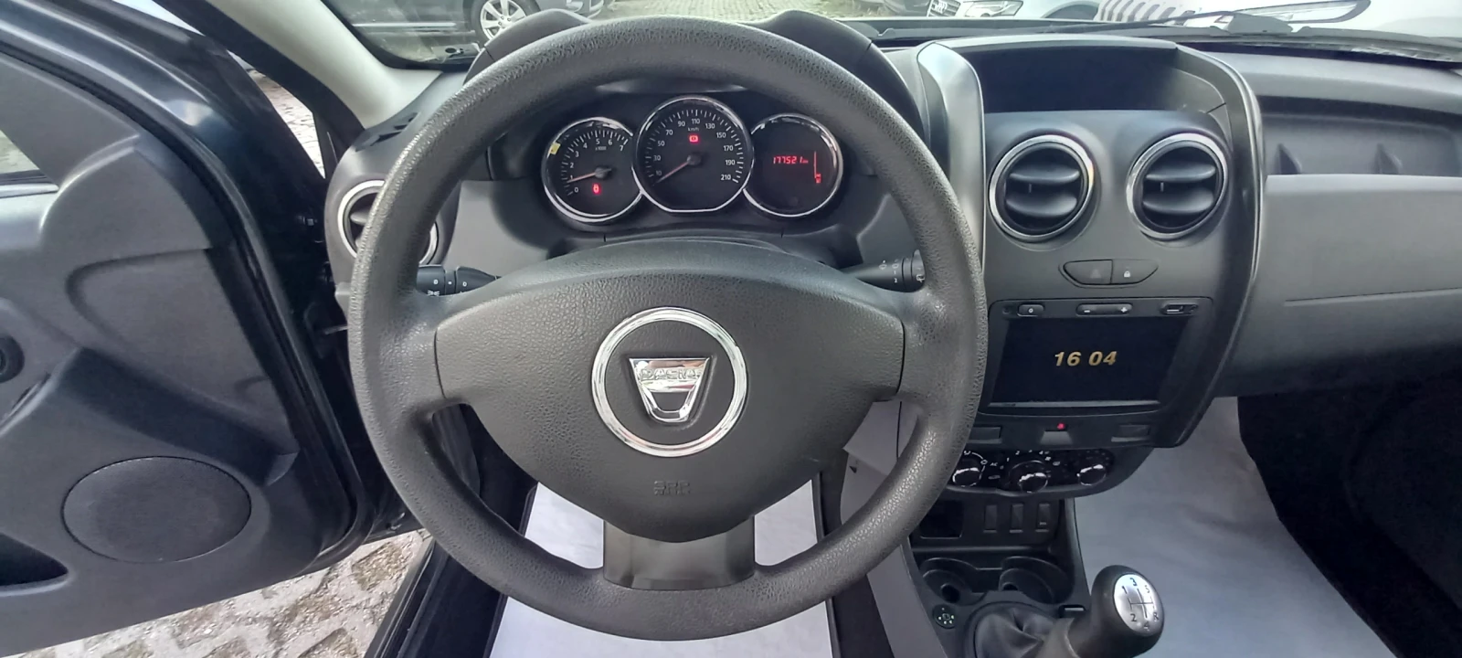 Dacia Duster 1.6 ИЗКЛЮЧИТЕЛН ГАЗ/БЕНЗН СЕРВИ КНИЖК УНИКТ ОБСЛЖН - изображение 7