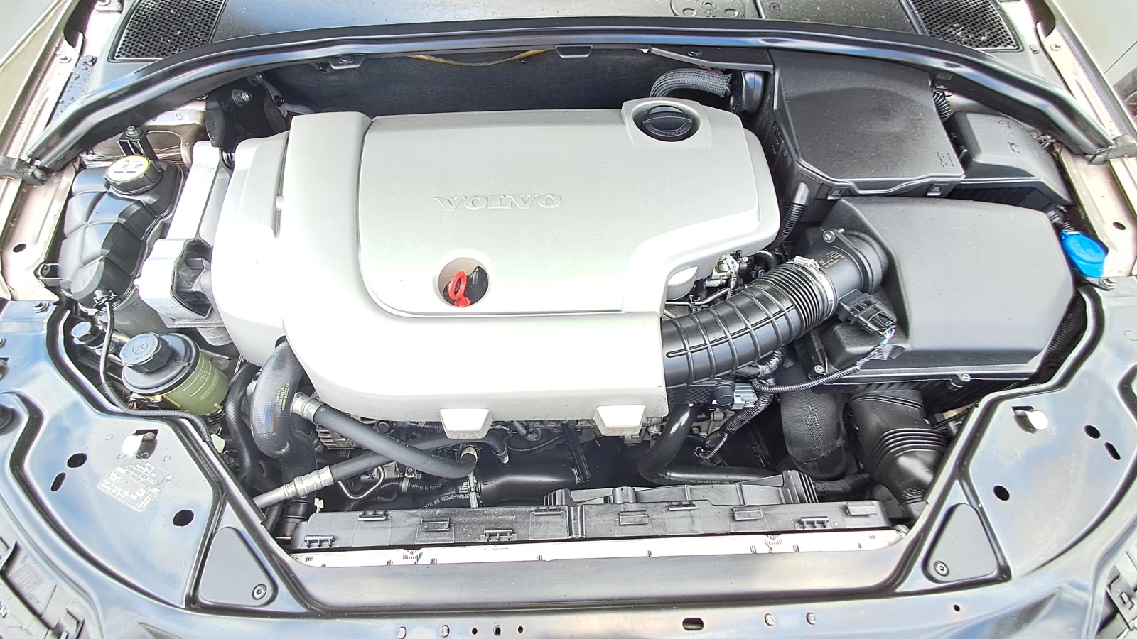 Volvo V70 FULL РЕАЛ КМ ИЗКЛЮЧИТЕЛЕН 2.4D-163 СЕРВ КНИЖ УНИКТ, снимка 16 - Автомобили и джипове - 7909209