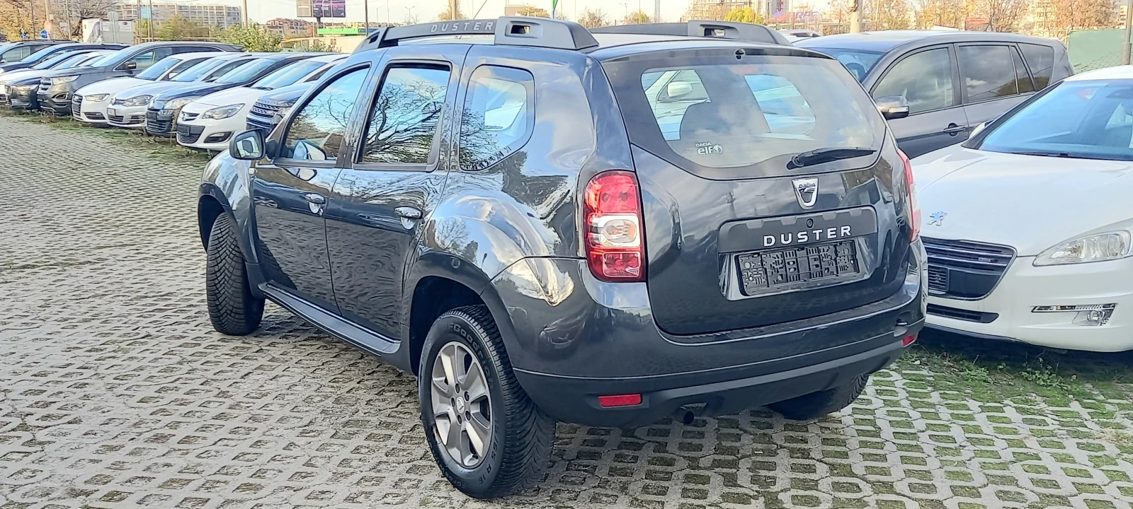 Dacia Duster 1.6 ИЗКЛЮЧИТЕЛН ГАЗ/БЕНЗН СЕРВИ КНИЖК УНИКТ ОБСЛЖН - изображение 5