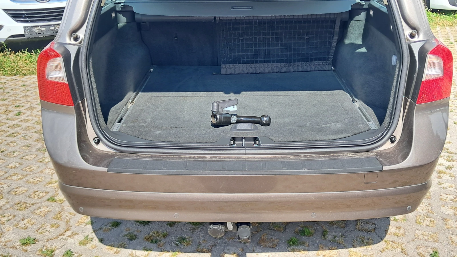 Volvo V70 FULL РЕАЛ КМ ИЗКЛЮЧИТЕЛЕН 2.4D-163 СЕРВ КНИЖ УНИКТ, снимка 17 - Автомобили и джипове - 7909209