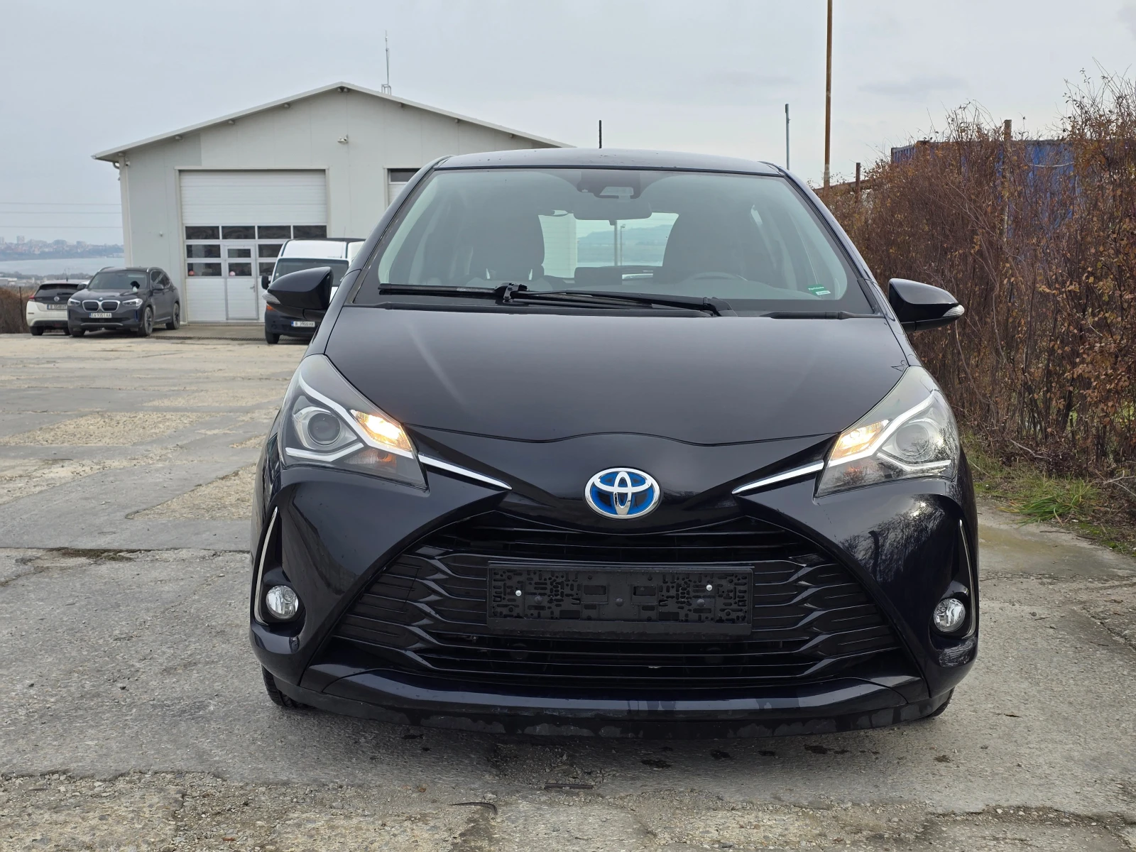 Toyota Yaris 1.5 Hybrid - изображение 2