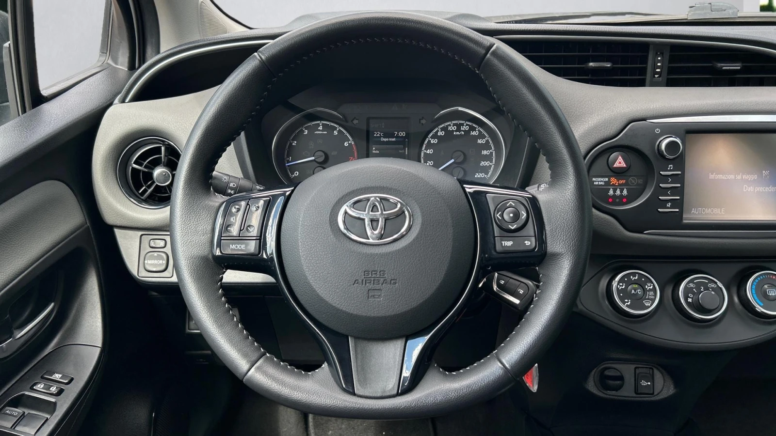 Toyota Yaris Месечна вноска от 301 лв. - изображение 9