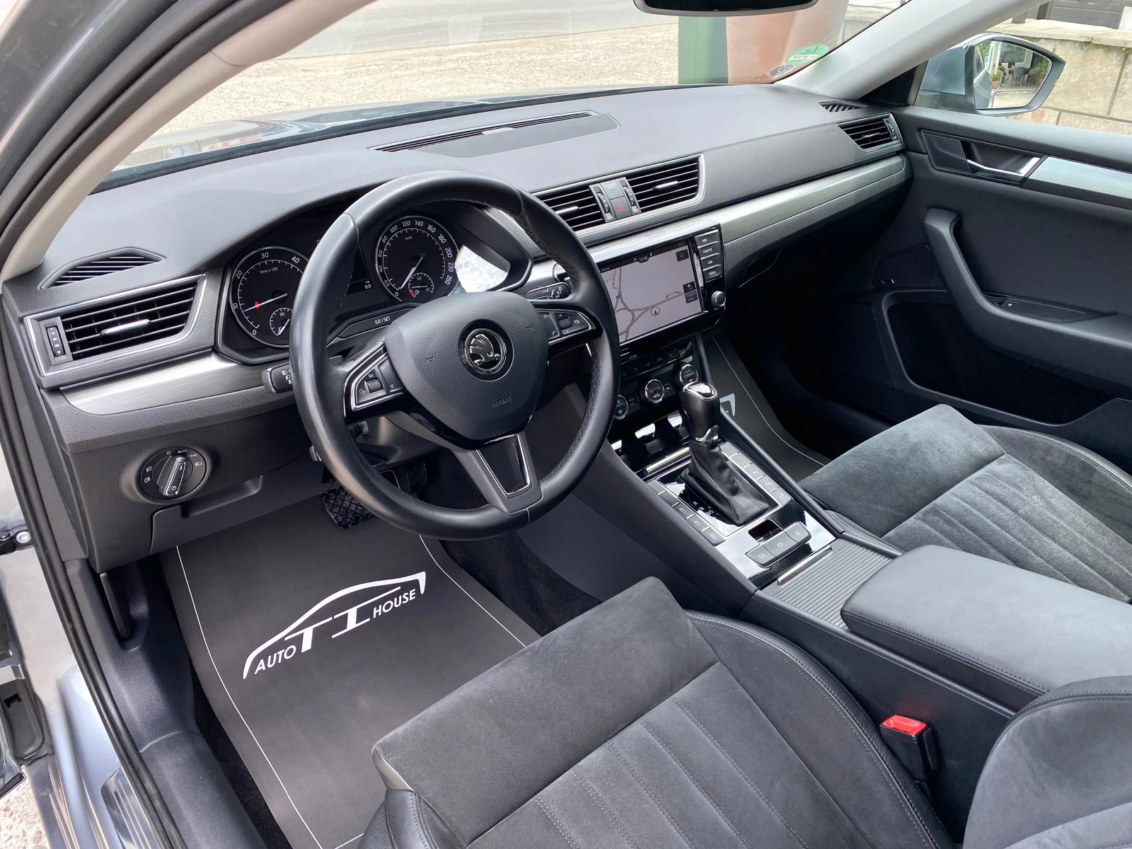 Skoda Superb 2.0TDI* 190кс.* КАТО НОВА*  - изображение 8