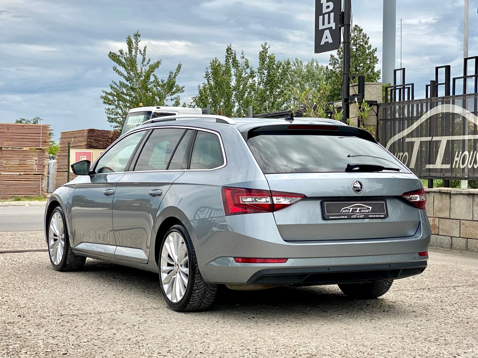 Skoda Superb 2.0TDI* 190кс.* КАТО НОВА*  - изображение 4