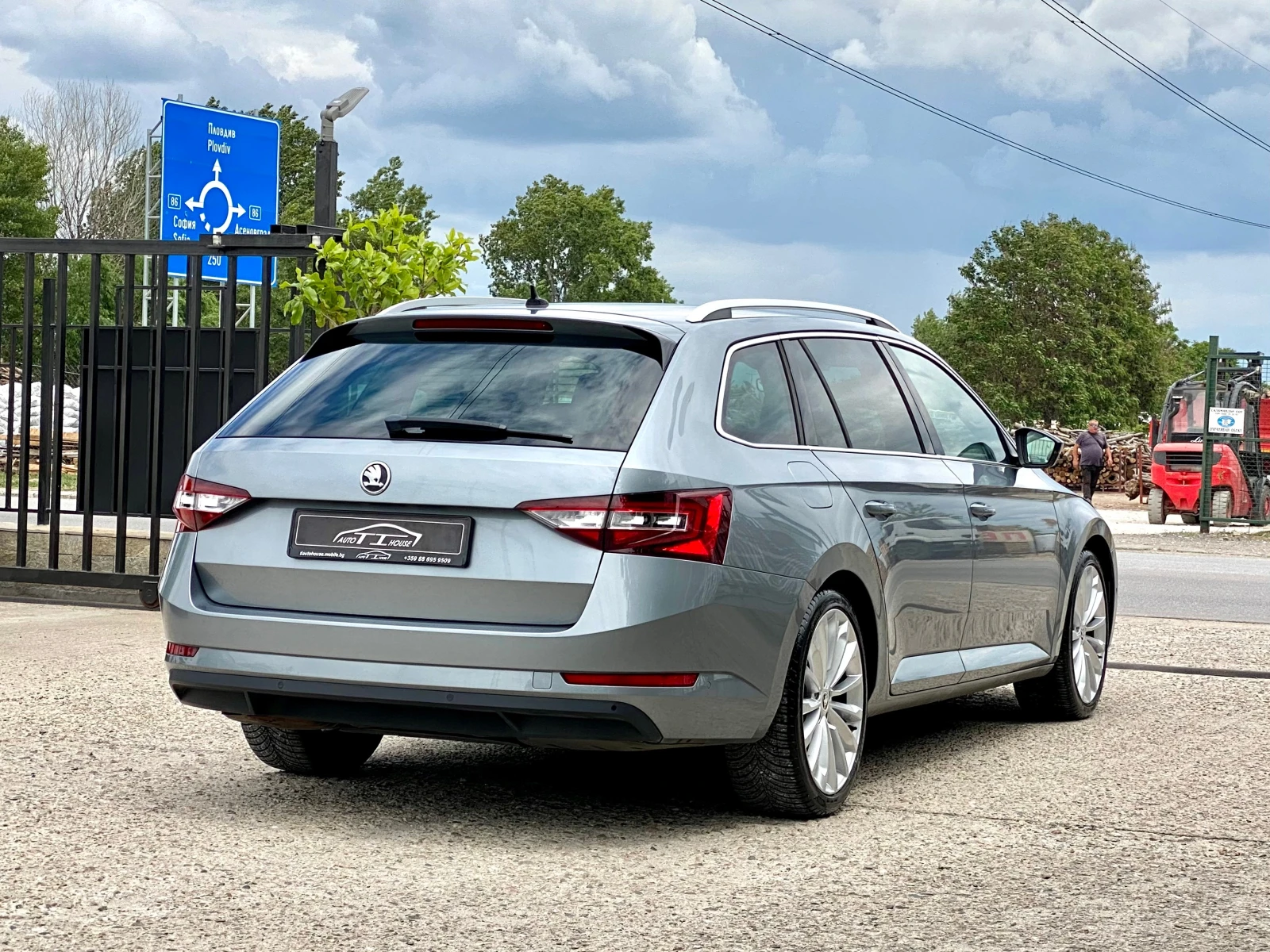 Skoda Superb 2.0TDI* 190кс.* КАТО НОВА*  - изображение 2