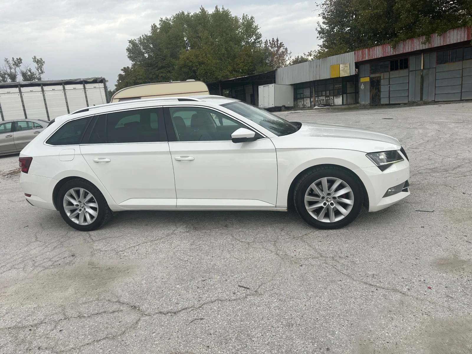 Skoda Superb  - изображение 6
