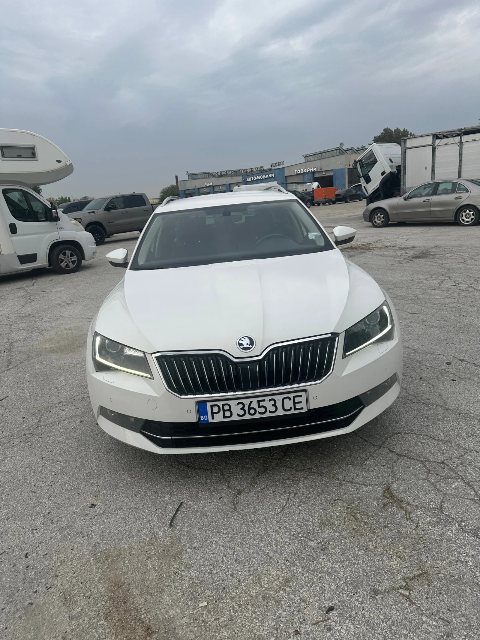 Skoda Superb  - изображение 4