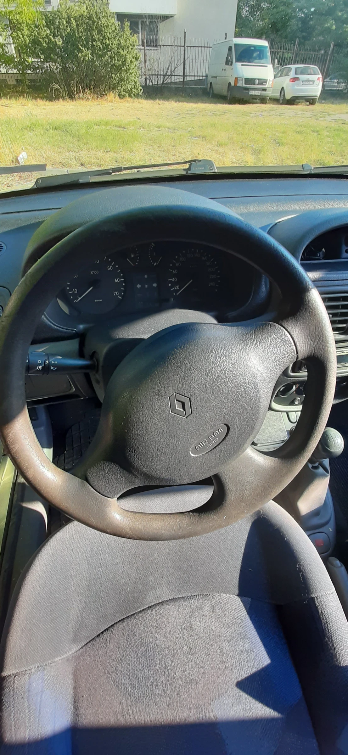 Renault Clio  - изображение 8