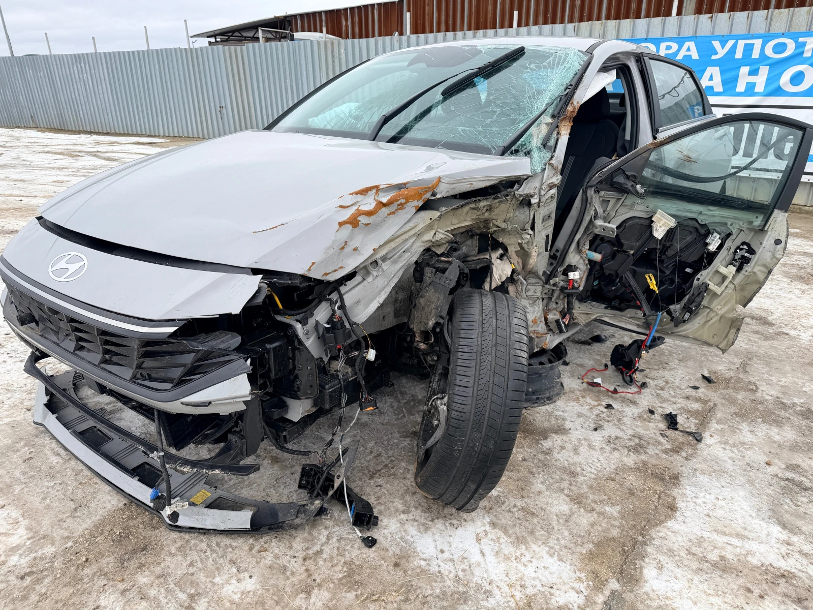 Hyundai Elantra 1.6 MPI - изображение 3