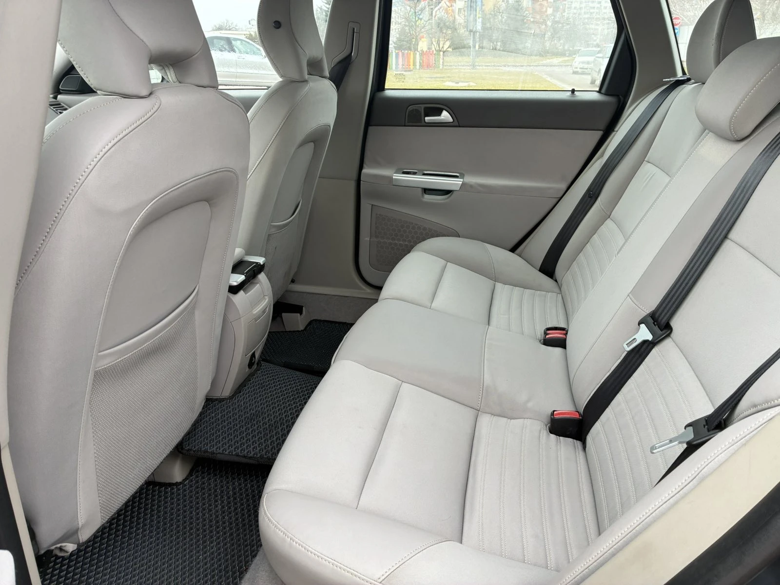 Volvo V50  - изображение 5