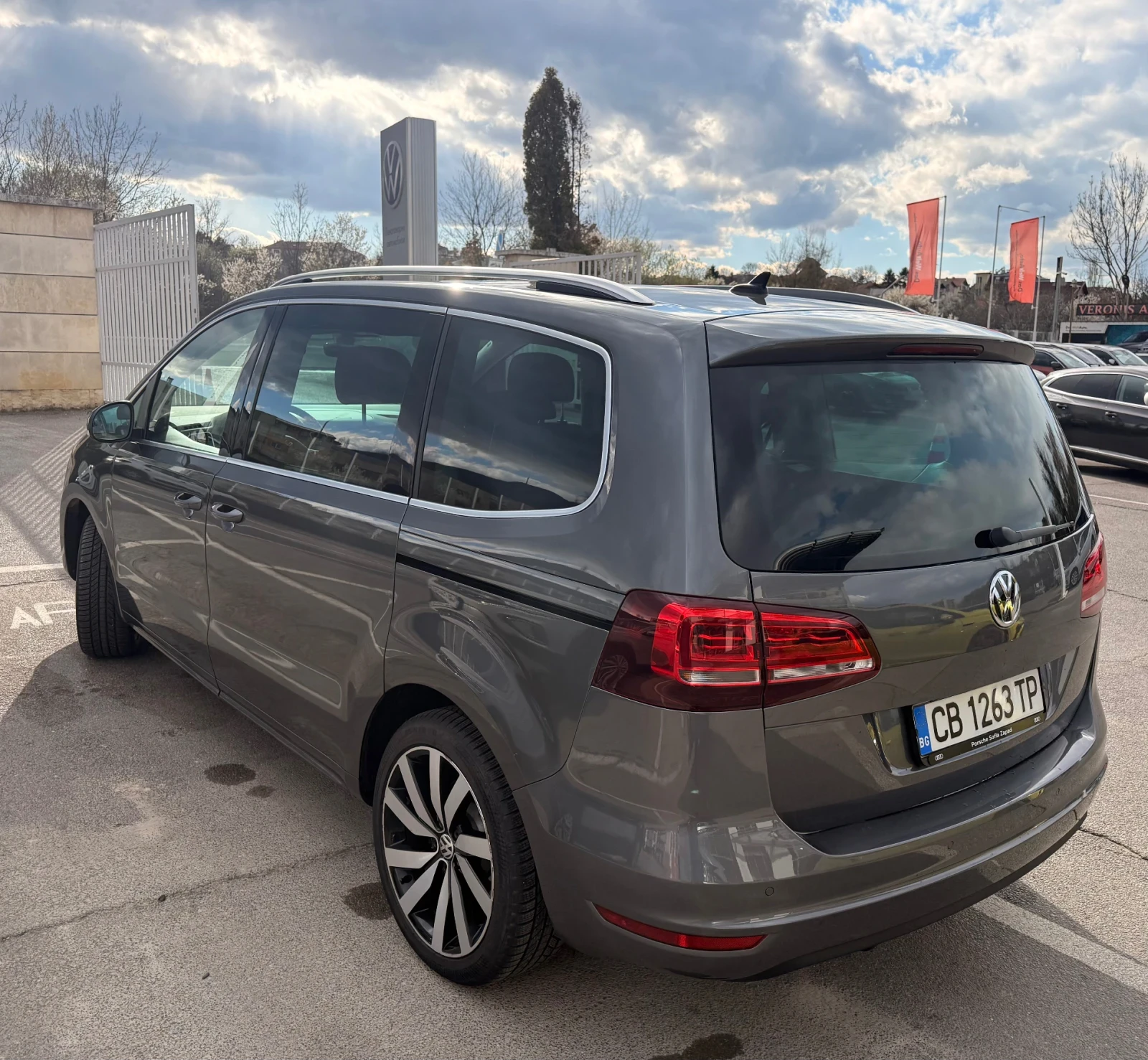 VW Sharan 2.0 TDI, 184к.с., 4 MOTION, HIGHLINE, 7 места, снимка 3 - Автомобили и джипове - 53306021