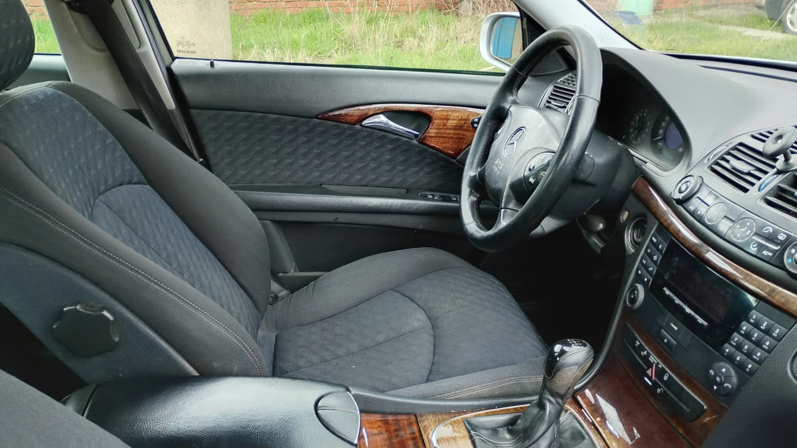 Mercedes-Benz E 220 2.2 CDI , снимка 10 - Автомобили и джипове - 53885346