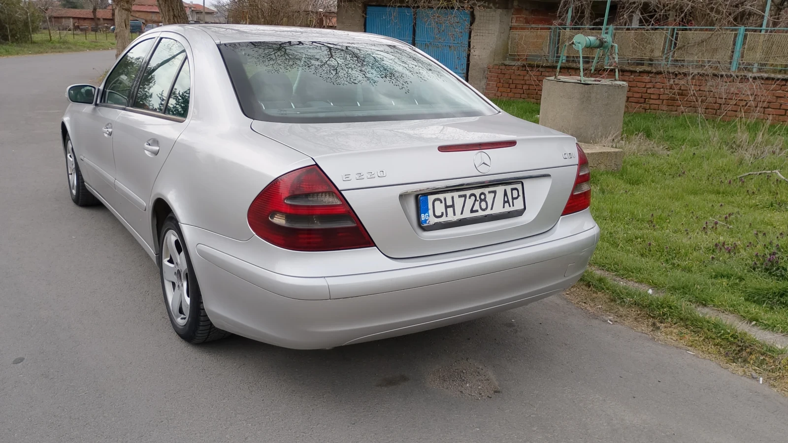 Mercedes-Benz E 220 2.2 CDI , снимка 3 - Автомобили и джипове - 53885346